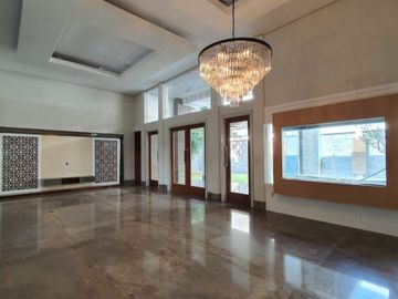 DIJUAL RUMAH LUAS, MODERN at Jl BANDUNG, MENTENG, JAKPUS