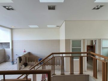 DIJUAL RUMAH LUAS, MODERN at Jl BANDUNG, MENTENG, JAKPUS