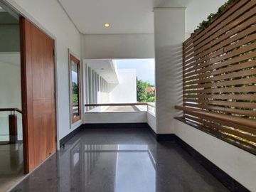 DIJUAL RUMAH LUAS, MODERN at Jl BANDUNG, MENTENG, JAKPUS