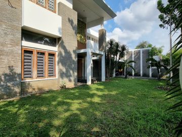 DIJUAL RUMAH LUAS, MODERN at Jl BANDUNG, MENTENG, JAKPUS