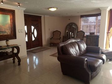 Venta de Casa Amoblada en Quito