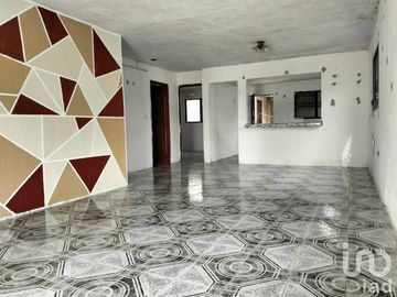 CASA EN VENTA EN MERIDA, EN ESQUINA, ZONA ORIENTE, FRAC. NUEVA PACAPTÚN