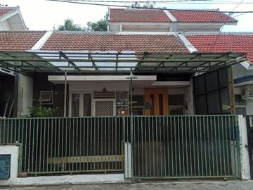 Rumah Lebak Indah Town House Row jalan 3 mobil