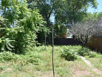 AMPLIA CASA EN ZONA DE RESIDENTES