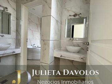 Casa en Venta 6 ambientes Barrio El Canton Norte a la laguna