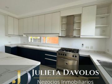 Casa en Venta 6 ambientes Barrio El Canton Norte a la laguna