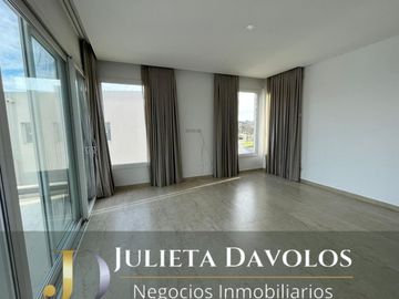 Casa en Venta 6 ambientes Barrio El Canton Norte a la laguna