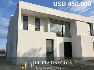 Casa en Venta 6 ambientes Barrio El Canton Norte a la laguna