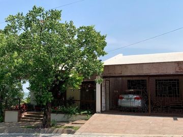 Casa en Venta en San Pedro Garza García cerca del Campestre