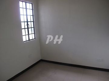 Comfy Townhouse in Fairview near Commonwealth Avenue PH901