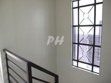 Comfy Townhouse in Fairview near Commonwealth Avenue PH901