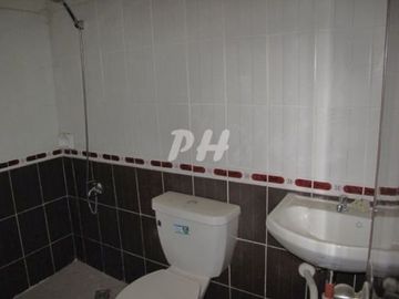 Comfy Townhouse in Fairview near Commonwealth Avenue PH901