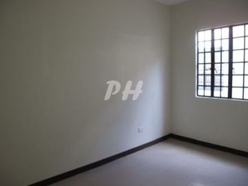 Comfy Townhouse in Fairview near Commonwealth Avenue PH901