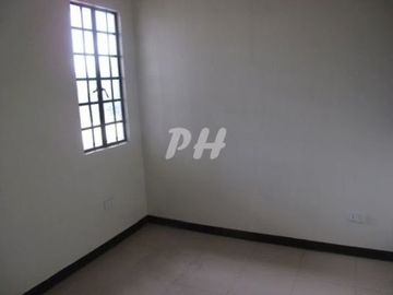 Comfy Townhouse in Fairview near Commonwealth Avenue PH901