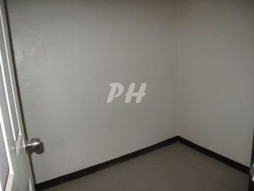 Comfy Townhouse in Fairview near Commonwealth Avenue PH901