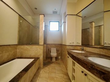 Disewakan Rumah Mewah di Kemang Utara Jakarta Selatan