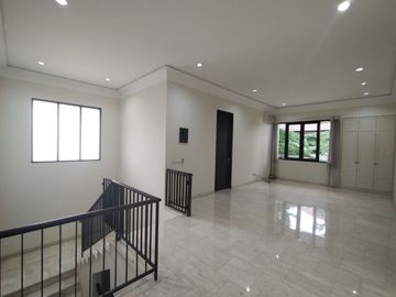 Disewakan Rumah Mewah di Kemang Utara Jakarta Selatan