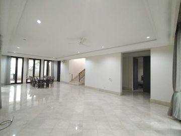 Disewakan Rumah Mewah di Kemang Utara Jakarta Selatan