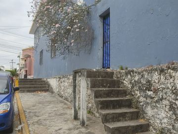 Inversionista VENDO casa para Negocio