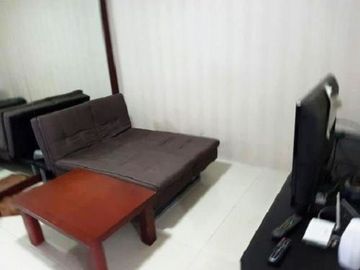 JUAL Apartemen Cosmo Mansion 1Bed full furnish lantai 32 view lepas