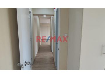 *Se encuentra super bien ubicado en el Malecón Sur- Chorrillos, Límite con Barranco.
*Cuenta con amplias  áreas comunes:  Gym, Sala Bar, Zona BBQ, Co