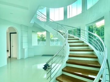Fully Furnished House with 6 Bedroom for RENT in Angeles City