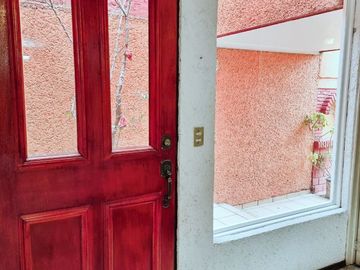 PRECIOSA CASA EN VIVEROS DE LA LOMA