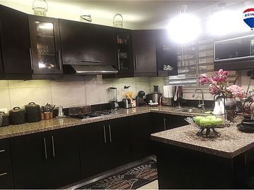 Casa de venta en Portoviejo dentro de urbanización