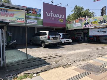 Rumah sampangan semarang pinggir jalan raya cocok untuk usaha.