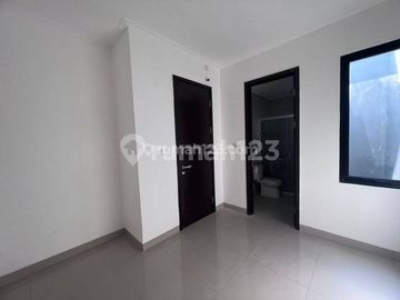 Dijual SANGAT MURAH BU Rumah PIK 2 Luas 6x12,5 Brand New Kosongan