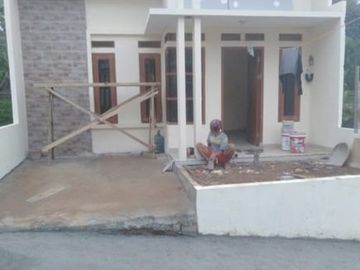 Mini cluster tepat di pinggir jalan raya bedahan,sawangan Depok 200 jutaan