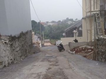 Mini cluster tepat di pinggir jalan raya bedahan,sawangan Depok 200 jutaan