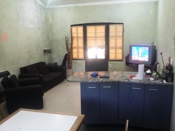 Casa de 4 ambientes tipo chalet en dos plantas en José C. Paz.