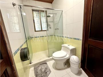 Se Vende Espectacular Casa en Altos del Maria