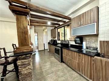Se Vende Espectacular Casa en Altos del Maria