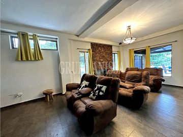 Se Vende Espectacular Casa en Altos del Maria