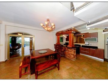 Se Vende Espectacular Casa en Altos del Maria