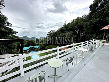 Se Vende Espectacular Casa en Altos del Maria