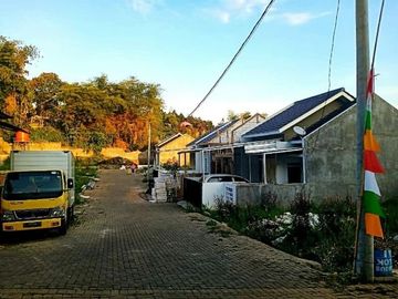 Rumah MEWAH ga perlu harus 2lantai gaes cukup 1 lantai dengan Model Terbaru Tanah Luas dan 3 Kamar Cicaheum KOTA