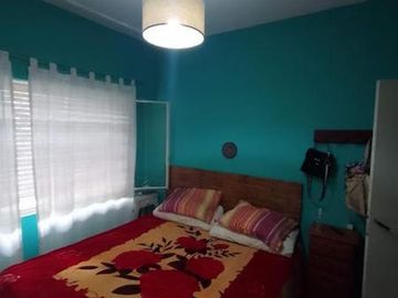 CASA 3 AMPLIOS AMBIENTES CON DEPTO 2 AMB. LOTE 420M2