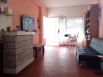 CASA 3 AMPLIOS AMBIENTES CON DEPTO 2 AMB. LOTE 420M2