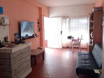 CASA 3 AMPLIOS AMBIENTES CON DEPTO 2 AMB. LOTE 420M2