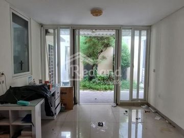 Sewa Rumah di Graha Padma ( Yl 3467S )