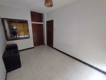 CASA EN VENTA DE 2 PISOS CERCA DE AREAS COMERCIALES UNIDAD HAB. EL COYOL