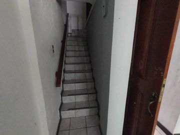 CASA EN VENTA DE 2 PISOS CERCA DE AREAS COMERCIALES UNIDAD HAB. EL COYOL