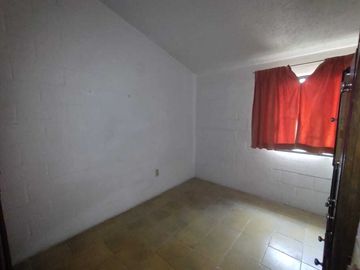 CASA EN VENTA DE 2 PISOS CERCA DE AREAS COMERCIALES UNIDAD HAB. EL COYOL