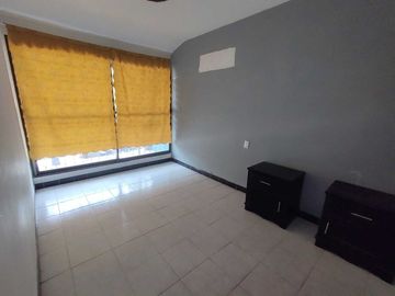 CASA EN VENTA DE 2 PISOS CERCA DE AREAS COMERCIALES UNIDAD HAB. EL COYOL