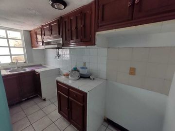 CASA EN VENTA DE 2 PISOS CERCA DE AREAS COMERCIALES UNIDAD HAB. EL COYOL