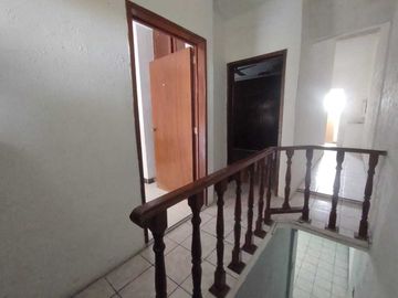 CASA EN VENTA DE 2 PISOS CERCA DE AREAS COMERCIALES UNIDAD HAB. EL COYOL