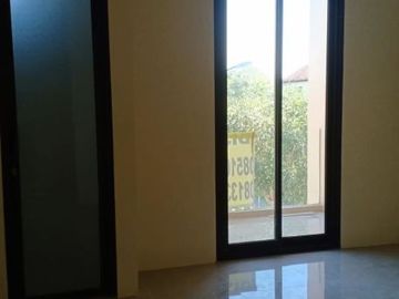 Rumah baru gress Bukit Palma , minimalis 2 lantai Hadap Selatan